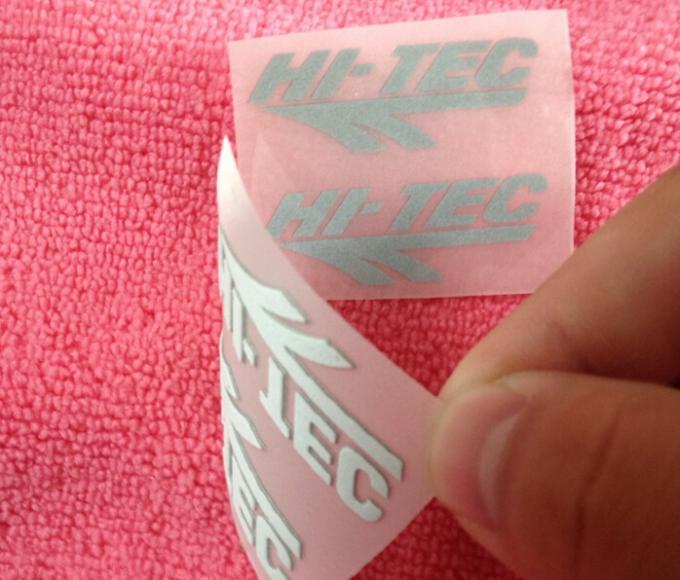 3D angehobene Wärmeübertragung bessert kundenspezifische Tagless-Aufkleber für Kleid im Freien aus