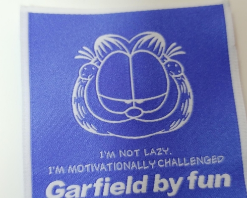 Kundengebundener Entwurfs-T-Shirt gesponnener Aufkleber, Kleiderhals gesponnener Aufkleber