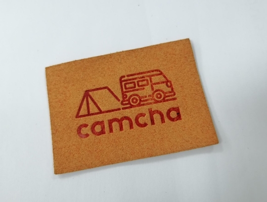 Pantone-Farbe-Microfiber-Veloursleder PU prägte Lederflicken nähen auf Kleidung