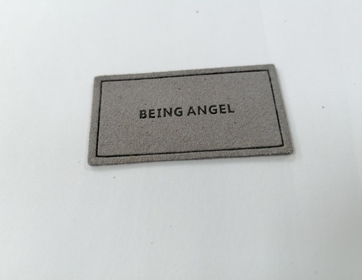 Microfiber prägte ledernen Aufkleber Logo PUs nähen auf Kleidung besonders anfertigen Entwurf