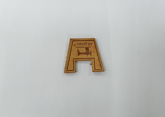 Nähen Sie auf Kleidung, die echtes Lederflicken Logo For Garment prägte
