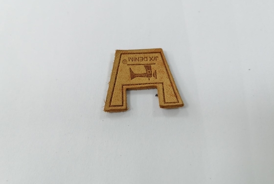 Nähen Sie auf Kleidung, die echtes Lederflicken Logo For Garment prägte