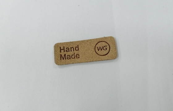 Prägeartige Logo Microfiber PU-Lederflicken-waschbare Aufkleber nähen auf Kleidung