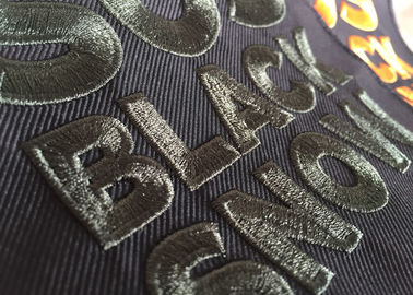 3D angehobene Logo gesponnene Gewohnheit gestickte Flecken nähen auf Stoff-Ausweisen