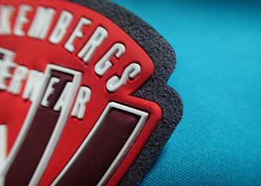 Kundenspezifisches Logo prägte selbstklebende Kleidungs-Flecken, Gummi-Aufkleber des Silikon-3D