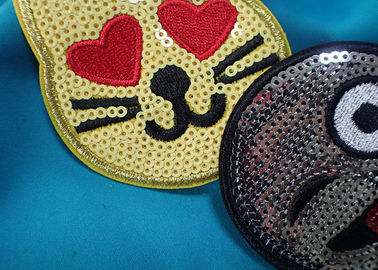 Gesponnene kundenspezifische Kleidungs-Flecken, rosa reizendes Band stickten Flecken für Baby Kleidung
