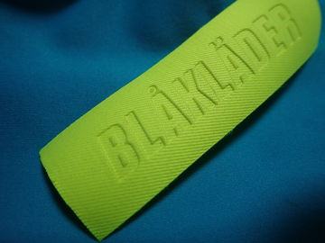 Arbeiten Sie kundenspezifische Kleidungs-Flecken für Kleidung, Silikonkautschuk-Flecken PVC-3d um
