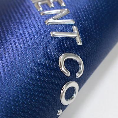 Custom 3D TPU Wärmeübertragungspflaster Silber TPU Hochfrequenz-Etikett für T-Shirts Sportbekleidung