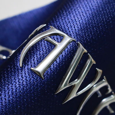 Custom 3D TPU Wärmeübertragungspflaster Silber TPU Hochfrequenz-Etikett für T-Shirts Sportbekleidung