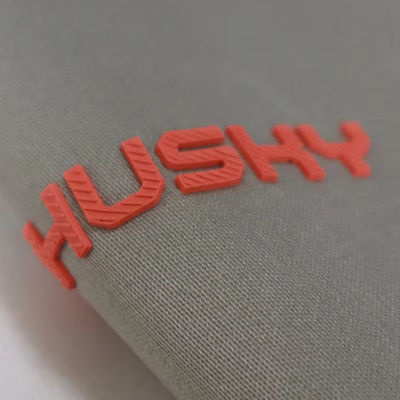 Custom T-Shirt Silikon-Etikett Waschbares 3D-Soft Silikon-Logo Wärmeübertragung Silikon-Abzeichen