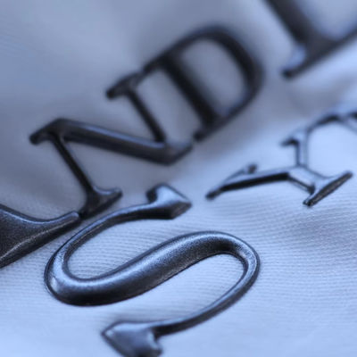 Custom Design Briefe Hochfrequenz geprägte Markenetikette 3D TPU Logo Wärmeübertragung Eisen auf Etiketten für Kleidung