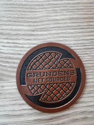 Custom Laser-Gravur Markenlogo Leder Prägniertes Reparaturpatch Etikett Blöcke Tag Leatherette PU Patches für Jeans Beanie