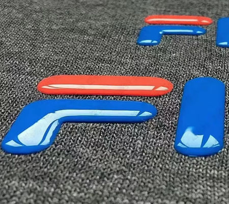 3D-Gedruckte Glanz-Logo-Eisen auf Kleidung Wärme Gummi-Abzeichen Silikon-Wärmeübertragungspflaster