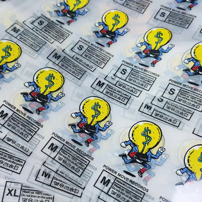 Anpassung hochwertiger Kleidungsstücke Wärmeübertragungsetikette Drucklogo Großhandel
