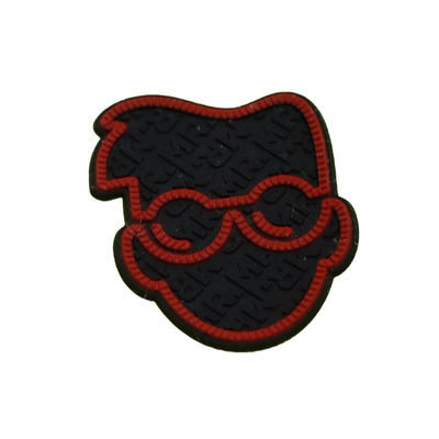 Kundenspezifisches 3D-Silikonetikett, hitzepressbar, waschbar, 3D-Weichsilikon-Logo-Transfer-Abzeichen
