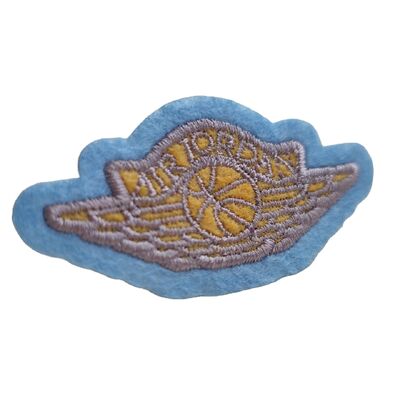 Kleideretiketten auf Maßstab Stickerei Patches Wärmeübertragung Aufkleber für Bekleidung