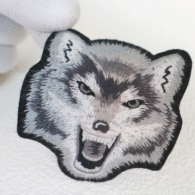 Custom Wolf Head Embroidered Patch – Iron-On/Sew-On Animal Patch for Apparel & Accessories