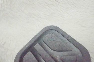 Grauer weicher umweltfreundlicher Microfiber-Aufkleber, Hochfrequenzlogo Costom für Kleidung