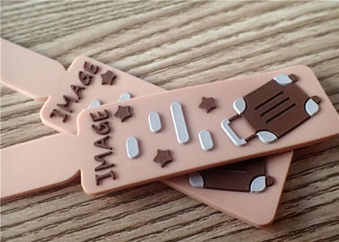 Professionelle kundenspezifische Silikon-Flecken mit Prägung 3D versehen Logo für Gepäck mit einem Band