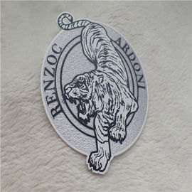 Kundenspezifische Kleidung OEKO bessert unregelmäßige Form-Tiger-Logo-Silikon-Wärmeübertragung Tatami Scharen aus