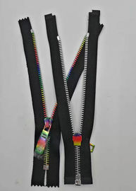 Das offene Ende 5#, das bunte Messingmetallzähne überzieht, machen für Schuhe/Jacke/Jeans Reißverschluss zu