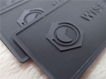 Glänzende kundenspezifische Kleidung des Schwarz-TPU bessert Verschleißfestigkeit der Größen-3*4.5cm aus