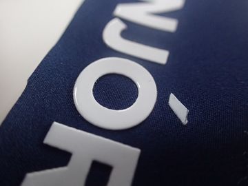 Kundenspezifische Logo-Silikon-Wärmeübertragungs-Kleidungs-Aufkleber für Gepäck
