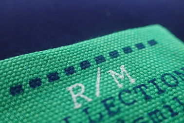 Rechteck-Siebdruck-Gewohnheit gesponnene Aufkleber für Kleidung, Hüte