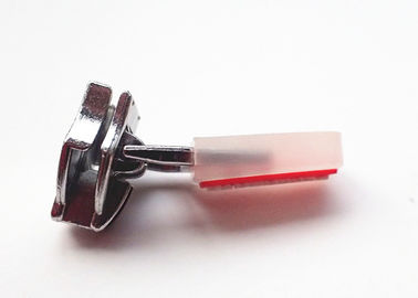 Soem-Einspritzung oder Plastikreißverschluss-Abziehvorrichtung mit Effekt 3D von Kleidung und von Taschen