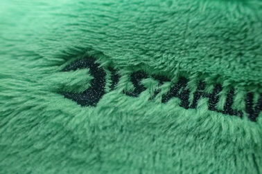 Grüne Rechteck-Gewohnheit stickte Flecken auf Samt-Gewebe für Gepäck