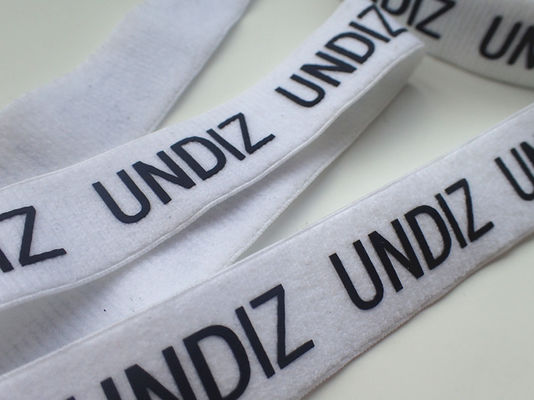 Drucksilikon Logo On Elastic Webbing Tape fertigte Entwurf besonders an