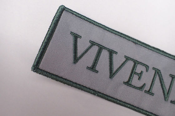 Hersteller kundenspezifischer Logo Embroidered Badge Applique Flower bessert für Kleidung aus