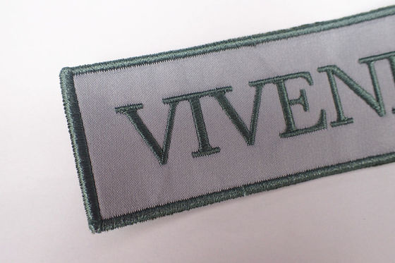 Hersteller kundenspezifischer Logo Embroidered Badge Applique Flower bessert für Kleidung aus