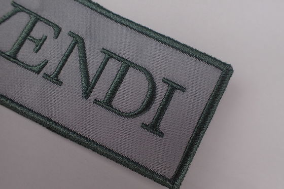 Hersteller kundenspezifischer Logo Embroidered Badge Applique Flower bessert für Kleidung aus