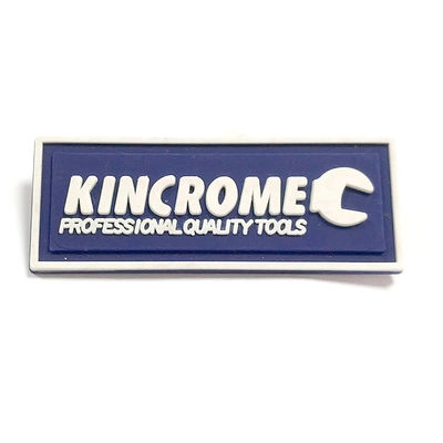 3D prägte die weichen PVC-Kleidungs-Aufkleber, die Flecken-Kleidert-shirt Logo Design nähen
