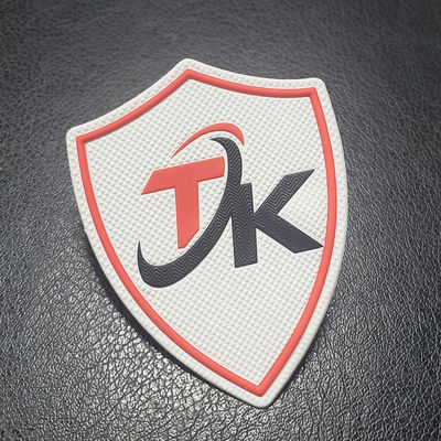Kundenspezifische prägeartige weiche 3D Tpu thermische Druckgummiübertragung des Flecken-für Stoff-Logo