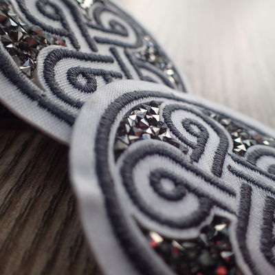 Nachgemachter Diamond Custom Embroidered Patches With-Mode-Entwurf