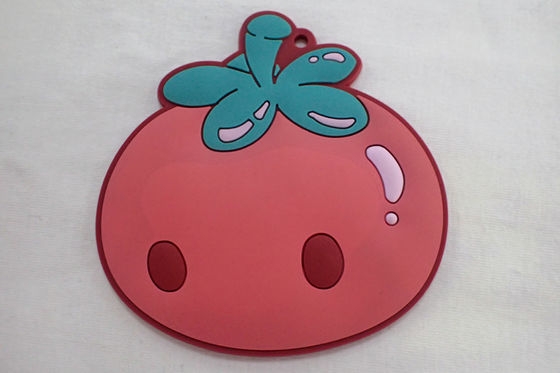 Kundengebundenes Gummi-3D Logo Label PVC prägte gravierte Gummiflecken
