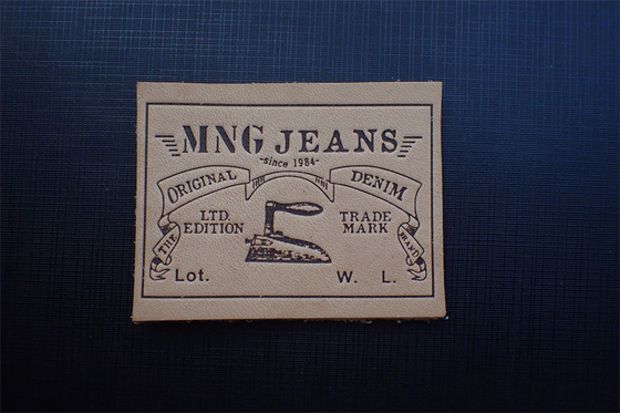 Beschriftet freundliches Jeans-Lederflicken Eco prägeartigen Logo For Uniform