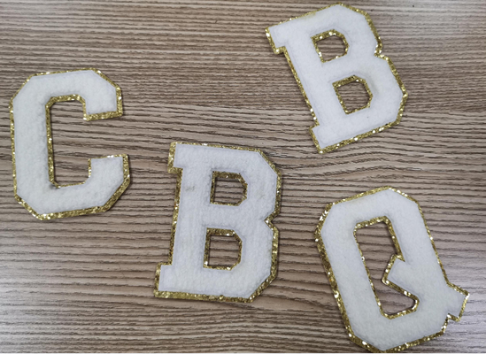 Tuch gestickte Buchstabe-Flecken Wärmeübertragungs-Aufkleber für Kleidung