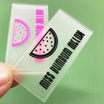 Transparentes PVC-Gummi-Pflaster für Bekleidung, PVC-Etikett, klares Silicone-Pflaster