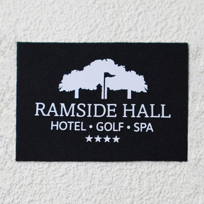 Hochwertiger, flacher Silikon-Transferaufkleber, langlebiges, individuelles Markenlogo-Etikett für Bekleidungszubehör