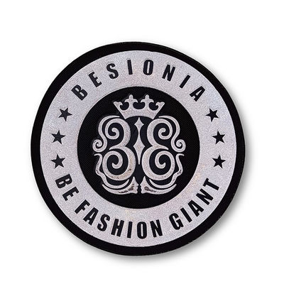 Hochfrequenz-TPU-Flecken wird prägeartigen Fußball-Verein Logo Screen Printing deutlich